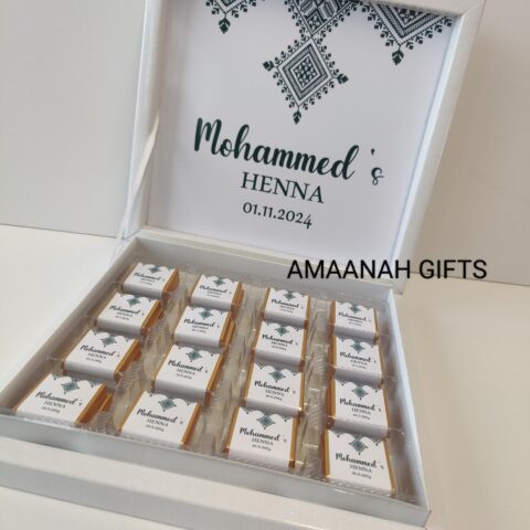 Gepersonaliseerde henna bedankjes met chocolade in luxe doos met naam en datum.