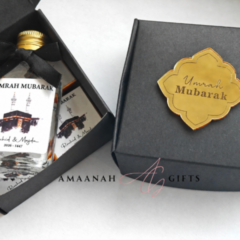 Mini zamzam cadeau voor umrah met gepersonaliseerd etiket en luxe verpakking